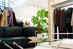 婦人服店内の様子